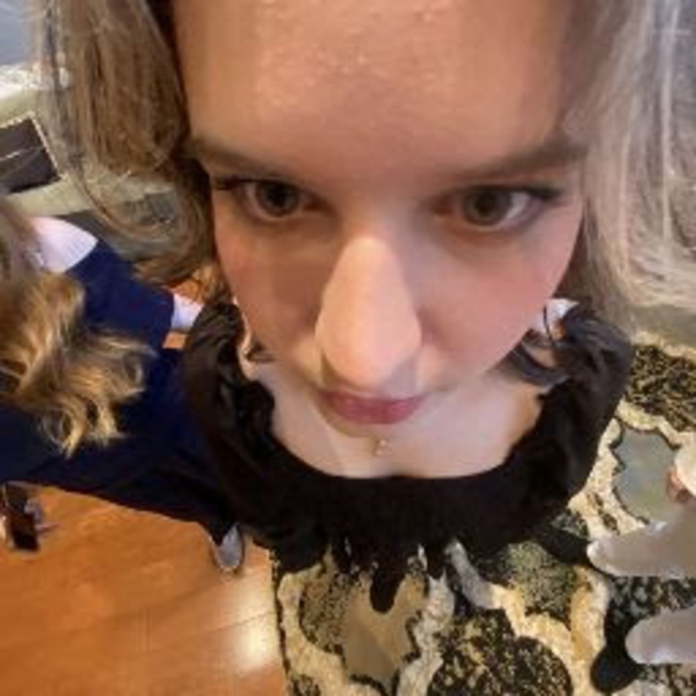 Meet your Posher, Antonia